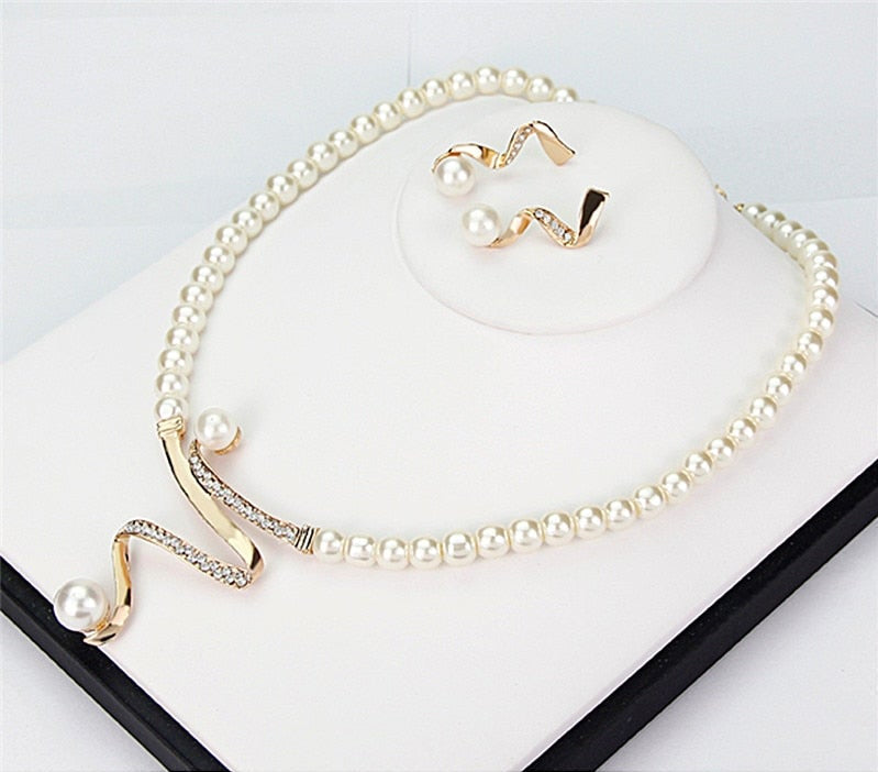 Natural Pearls Necklace + Earrings Set