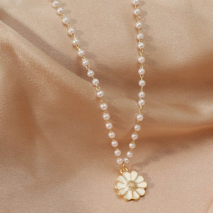 Pearl Necklace with Daisy Pendant