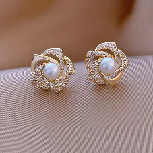 Elegant Light Spiral Pearl Earrings